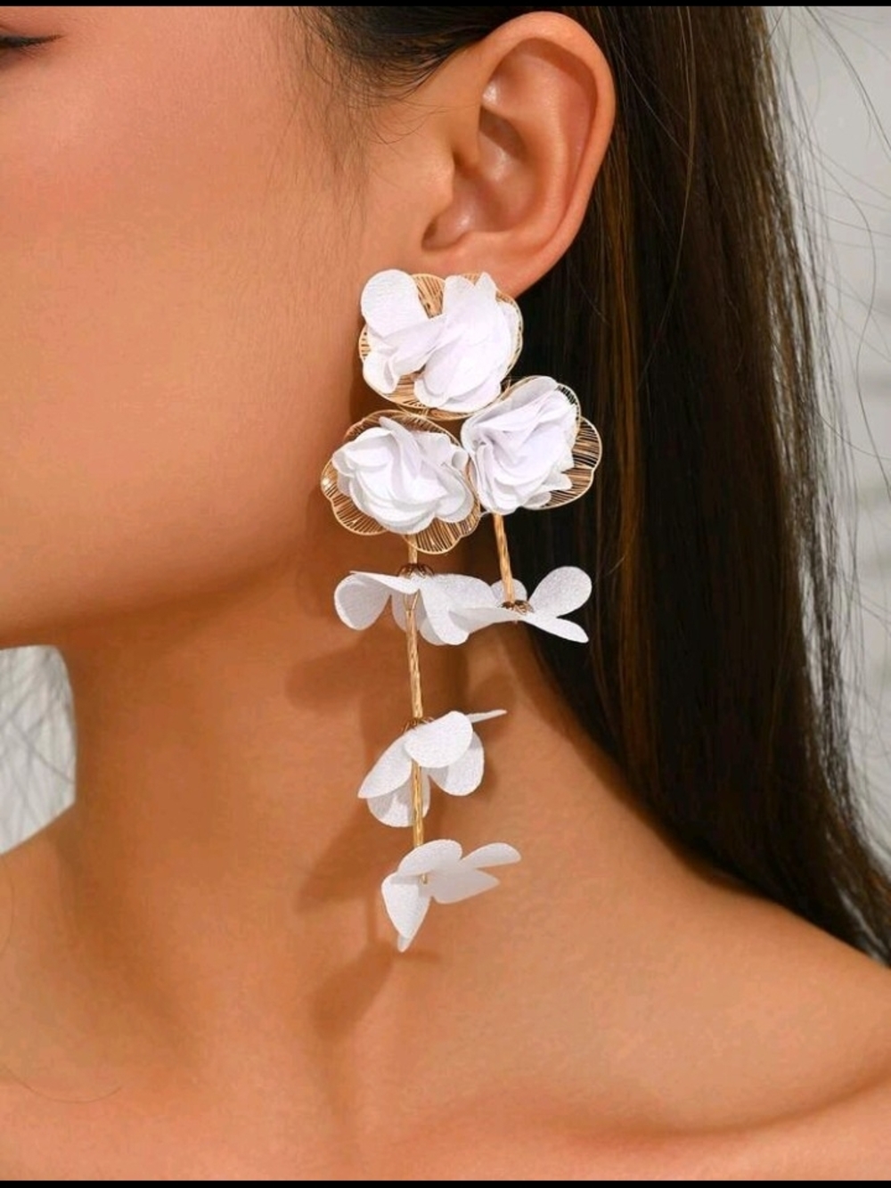 White Floral Drop Tassel Earrings - Elegant Women's Jewelry